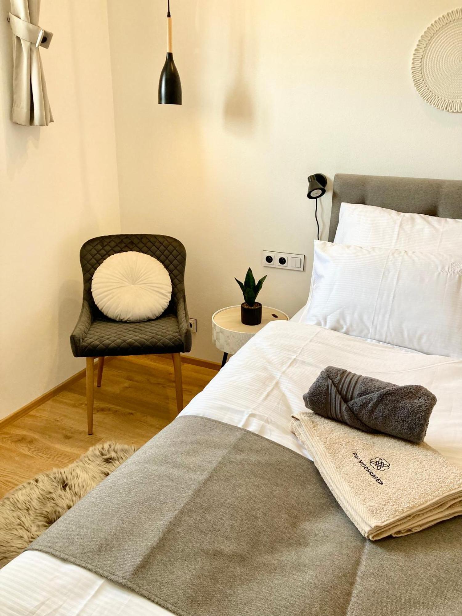 Pod Vinohradem - Apartmany & Vinne Sklepy Mutenice Bagian luar foto