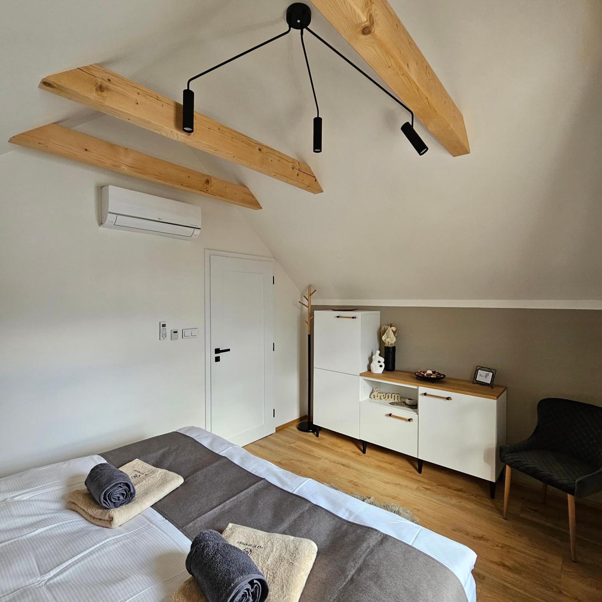 Pod Vinohradem - Apartmany & Vinne Sklepy Mutenice Bagian luar foto